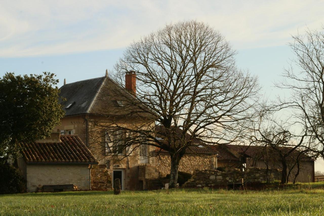 Logis Des Brousses Bed & Breakfast Lhommaize